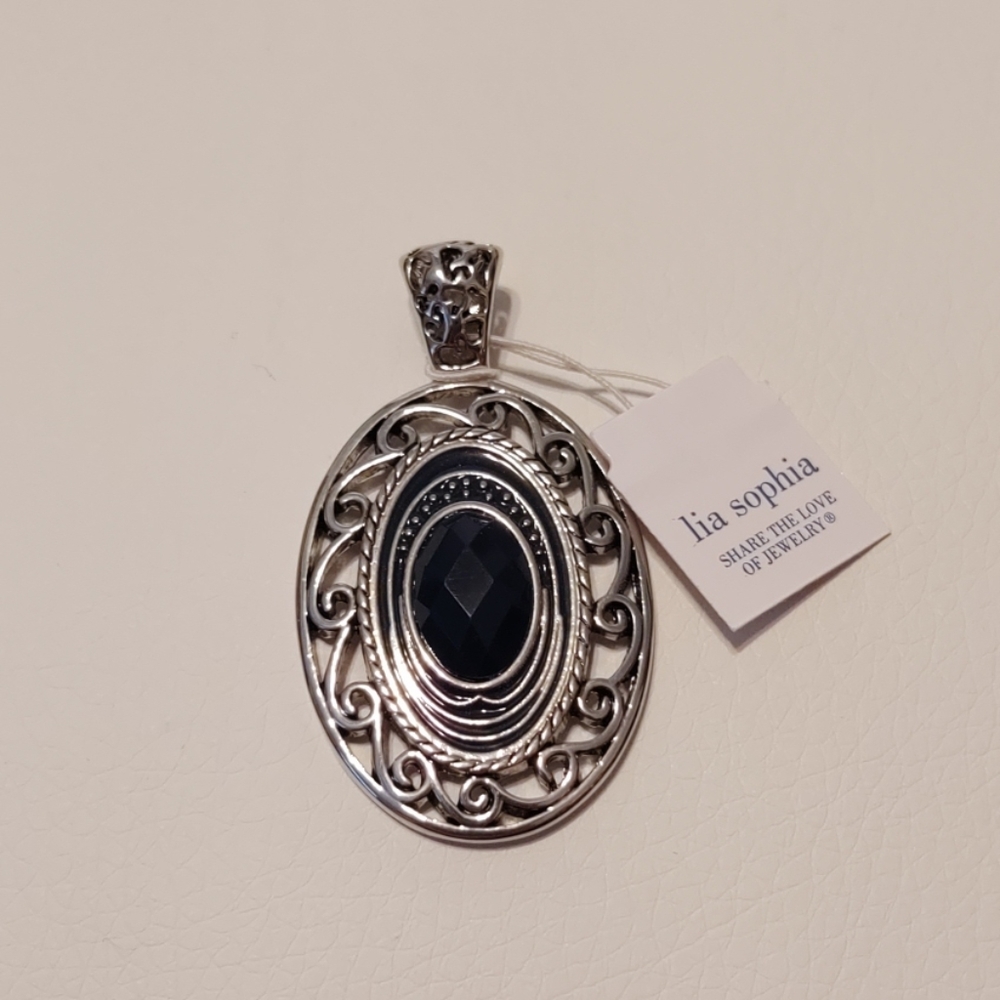 Lia Sophia pendant